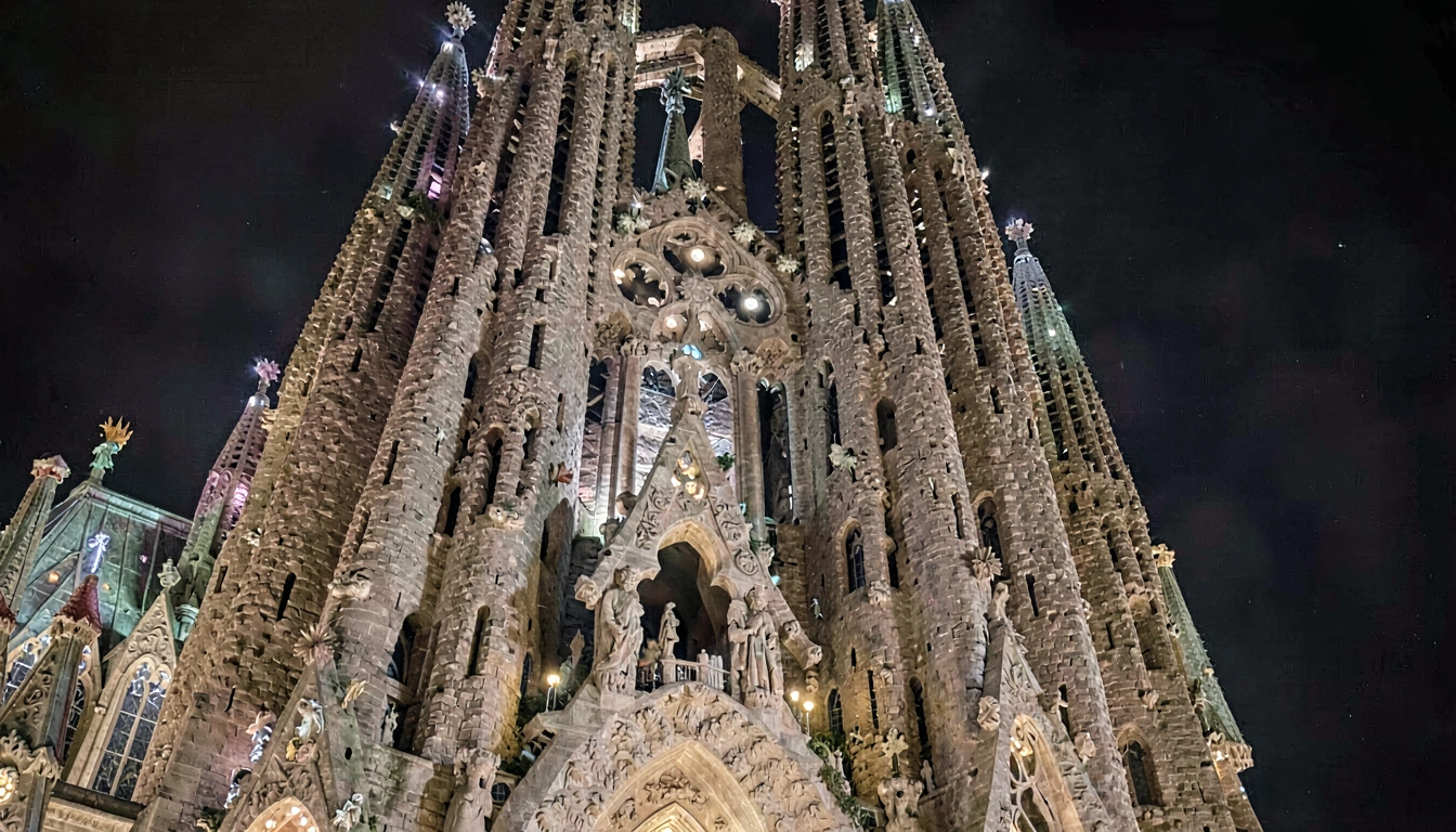 Tour de Barco Noturno em Barcelona - foto 4